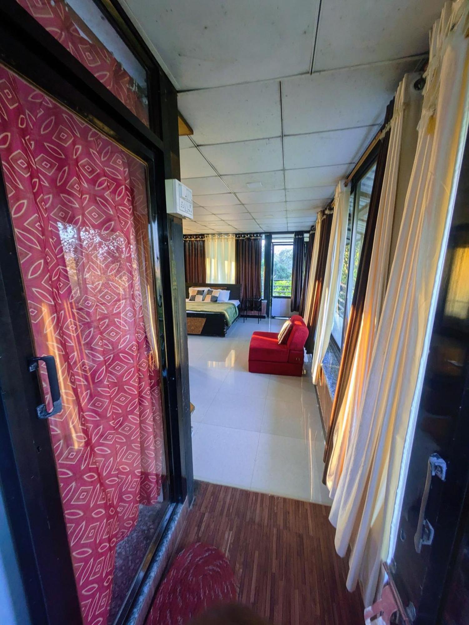 Dude Ranch Villa เมาท์อาบู ภายนอก รูปภาพ