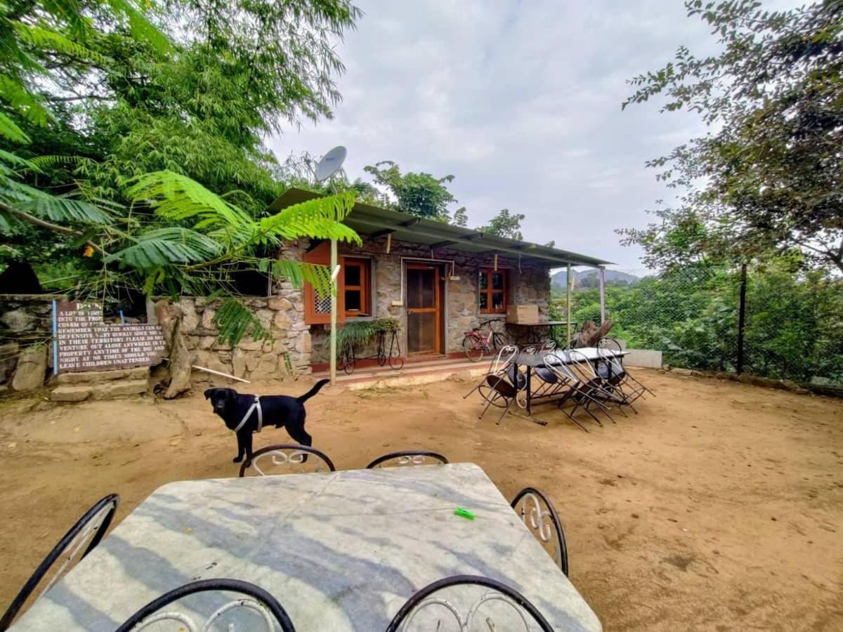 Dude Ranch Villa เมาท์อาบู ภายนอก รูปภาพ